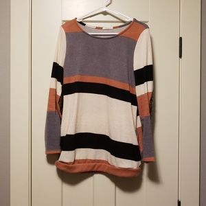 Stripped sweater with pockets
